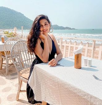 નિધિ તાપડિયાને ફોટો ક્રેડીટ આપી