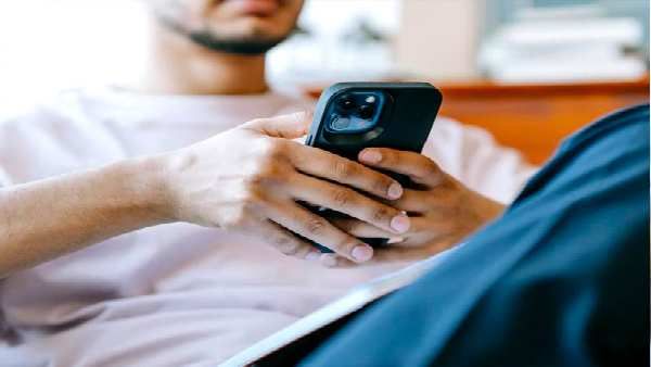 માત્ર મેસેજિંગ એપ પર વાત કરવી