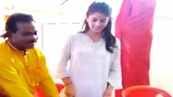 દુર્ગા પૂજા પંડાલમાં અમિતાભ બચ્ચનની દોહિત્રી નવ્યા નવેલીએ કર્યો જબરદસ્ત ડાંસ, Video થયો વાયરલ