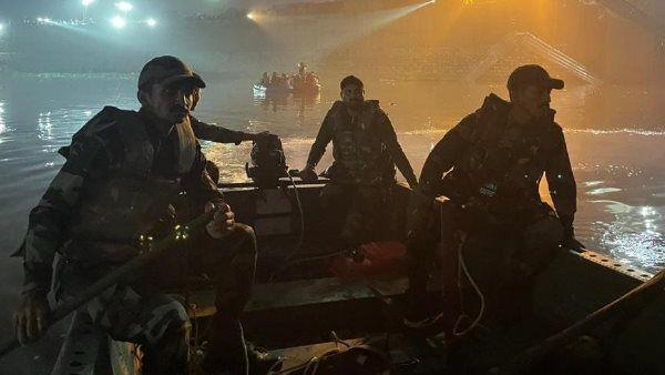 20 બોટ રેસ્ક્યુ ઑપરેશનમાં લાગી