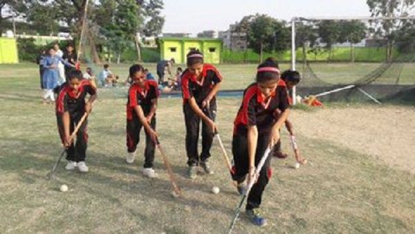 જિલ્લા કક્ષાએ શ્રેષ્ઠ કામગીરી કરનાર દિકરીઓ સાથે મંત્રીએ કર્યો વર્ચ્યુઅલી સંવાદ