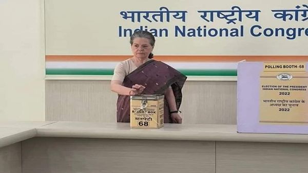 ગાંધી પરિવારમાંથી કોઈએ ન લડી ચૂંટણી ગાંધી પરિવારમાંથી કોઈએ ન લડી ચૂંટણી