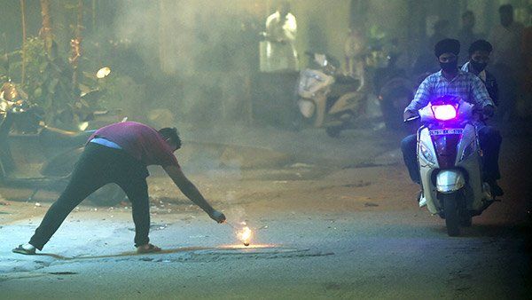 સાવધીનીથી કાર ચલાવો