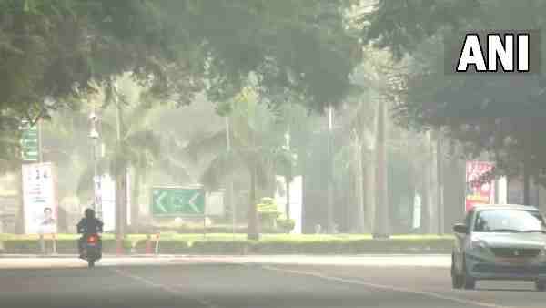 ઝેરી થઇ દિલ્હી-એનસીઆરની હવા ઝેરી થઇ દિલ્હી-એનસીઆરની હવા