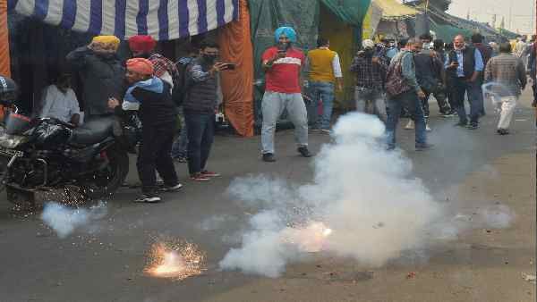 અમદાવાદમાં ફટાકડાઓ પર પૂર્ણ પ્રતિબંધ નહી અમદાવાદમાં ફટાકડાઓ પર પૂર્ણ પ્રતિબંધ નહી