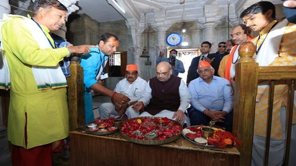 મોદીના અથાગ પરિશ્રમથી મા નર્મદાનું પાણી ગુજરાતને મળ્યુ મોદીના અથાગ પરિશ્રમથી મા નર્મદાનું પાણી ગુજરાતને મળ્યુ