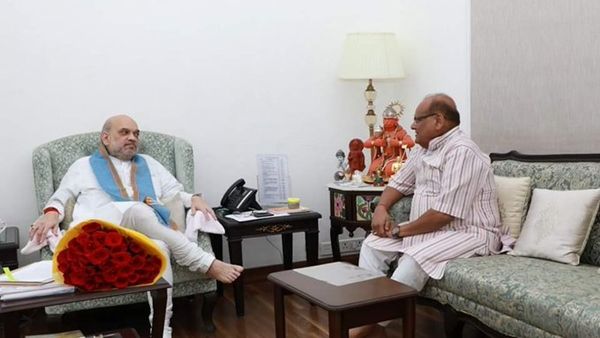 કોણ છે આ કાલીચરણ સરાફ?