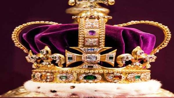 મુગટમાં જડેલા છે બેશકિમતી હીરા મુગટમાં જડેલા છે બેશકિમતી હીરા