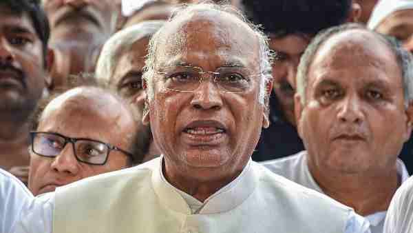 મલ્લિકાર્જુન ખડગેએ કરી જાહેરાત- જો હુ અધ્યક્ષ બન્યો તો ઉદયપુર ઘોષણા પત્ર લાગુ કરીશ