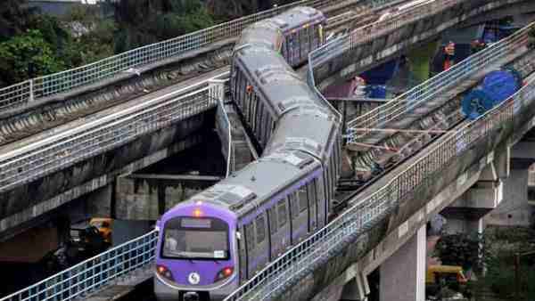 Kolkata: મેટ્રો માટે ટનલ ના ખોદકામ દરમિયાન 10 ઘરોમાં આવી તિરાડ, લોકોને હોટલને કરાયા શિફ્ટ