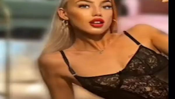 આ પહેલા વેચતી હતી પગના ચિત્રો