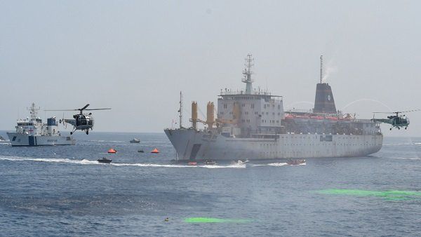 નૌસેનાએ ભારત - શ્રીલંકા સમુદ્રી સીમા પર પકડી શંકાસ્પદ બોટ