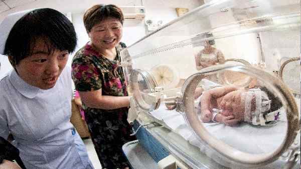 બાળકો ક્યારે કરશો? ચીન સરકાર નવવિવાહીત કપલને મોકલી રહીછે મેસેજ