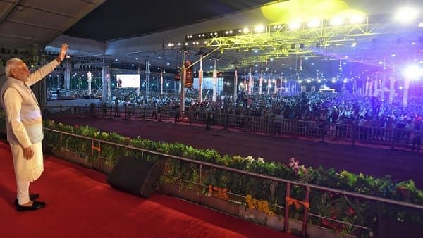 મહાકાલ લોકનુ કર્યુ ઉદ્ઘાટન મહાકાલ લોકનુ કર્યુ ઉદ્ઘાટન