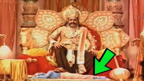 Vijayadashami 2022 : કોણ છે રાવણના પગ નીચે સુતેલો વ્યક્તિ? જાણો શું કહે છે પૌરાણિક કથા?