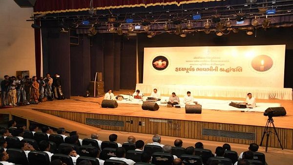 મોરબી દુર્ઘટનાના દિવંગત આત્માઓને મુખ્યમંત્રી ભૂપેન્દ્રભાઈ પટેલની ઉપસ્થિતિમાં હૃદયપૂર્વક ભાવભીની શ્રદ્ધાંજલિ