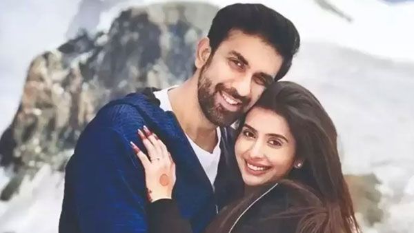 ઘણા છોકરાઓ સાથે મારુ નામ ઉછાળ્યુ ઘણા છોકરાઓ સાથે મારુ નામ ઉછાળ્યુ