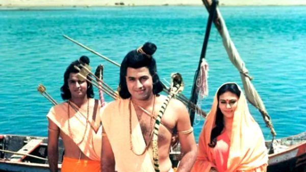 'કૂતરાવાળુ કથન કોઈ ગ્રંથમા, કોઈ કવિ દ્વારા કહેવામાં આવ્યુ છે... '