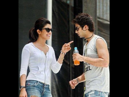 પ્રિયંકા ચોપરા-શાહિદ કપૂર પ્રિયંકા ચોપરા-શાહિદ કપૂર