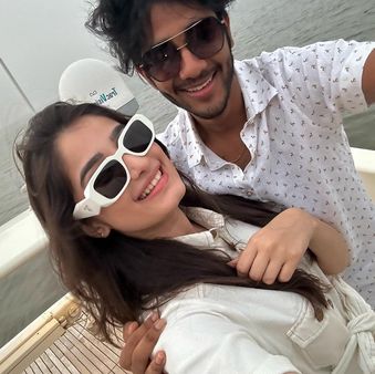 રાશાએ પ્રાઈવેટ બોટ પાર્ટીના ફોટો શેર કર્યા રાશાએ પ્રાઈવેટ બોટ પાર્ટીના ફોટો શેર કર્યા