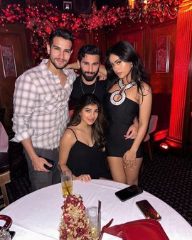 ન્યાસા ગ્લેમરસ ફોટો શેર કરતી રહે છે ન્યાસા ગ્લેમરસ ફોટો શેર કરતી રહે છે