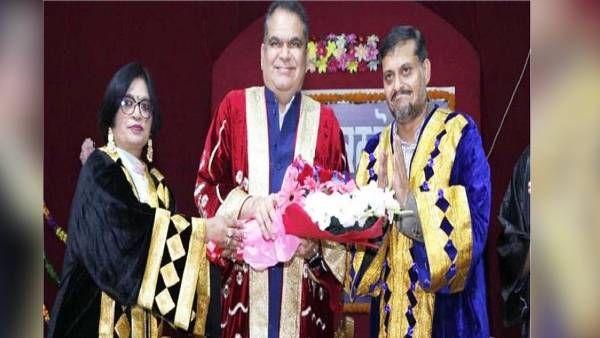 લુધિયાણામાં આપ સાંસદ સંજીવ અરોરાએ વિદ્યાર્થિનીઓને ડિગ્રી એનાયત કરી.