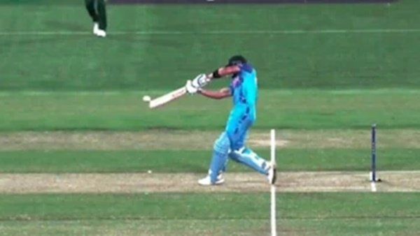 કોહલીની ફેક ફિલ્ડિંગ સહિત આ વિવાદોને લઇ વર્લ્ડ કપમાં બબાલ, જાણો