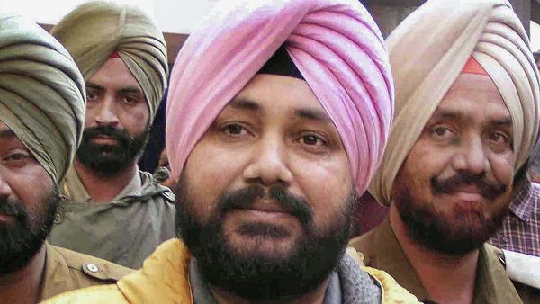 ગાયક દિલેર મેંહદીનું દમદમા તળાવના કિનારા પર આવેલું ફાર્મહાઉસ સીલ કરાયું