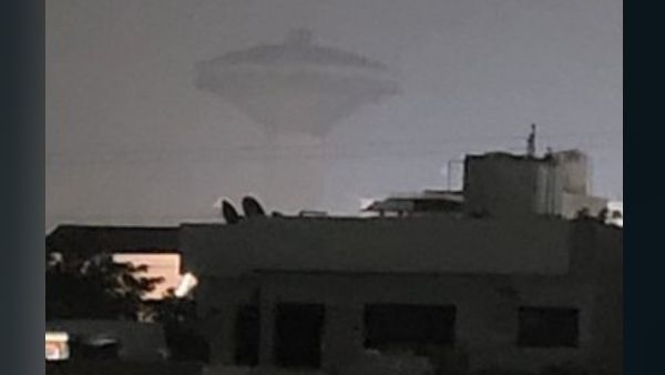 ધુમ્મસ વચ્ચે દિલ્હીમાં દેખાયુ UFO? તસવીરો થઇ વાયરલ, જાણો શું છે હકીકત