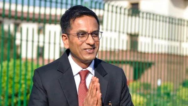 વકિલોના ડ્રેસકોડ પર ફરીથી વિચાર થવો જોઈએ-CJI ચંદ્રચુડ