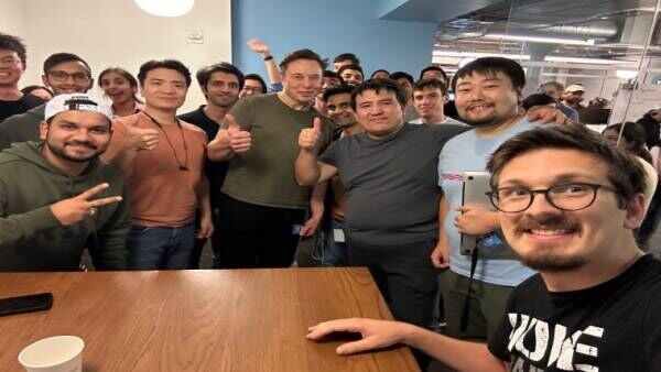 એલોન મસ્કે લખ્યુ- નમસ્તે!