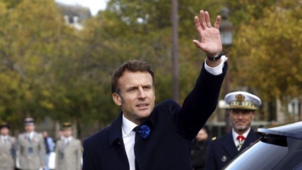 ફ્રાન્સના રાષ્ટ્રપતિ ઇમેન્યુઅલ માક્રોન પર મહિલાનો હુમલો, જાહેરમાં થપ્પડ મારી!