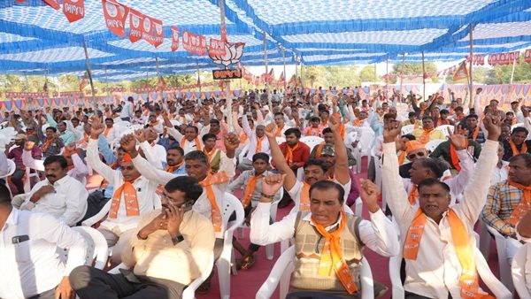 ગુજરાતમાં આજકાલ ફ્રીમાં આપવાવાળા દિલ્હીથી આવ્યા છે