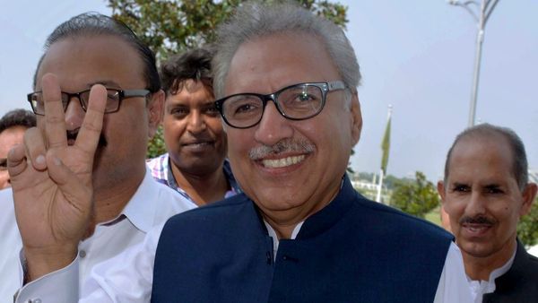 ઇમરાન ખાને રમ્યો રાષ્ટ્રપતિ સાથે દાવ