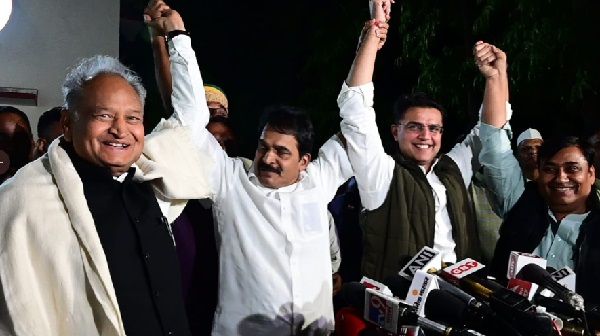 ગદ્દાર વિવાદ બાદ પહેલીવાર સાથે દેખાયા પાયલટ - ગેહલોત, કોંગ્રેસે કહ્યું- અમે એક સાથે છીયે