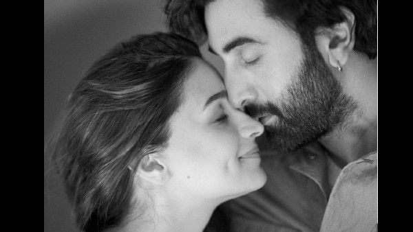 આલિયા ભટ્ટે આજે સવાલે બેબી ગર્લને આપ્યો જન્મ, કપુર અને ભટ્ટ પરીવારમાં ખુશીની લહેર