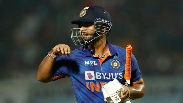 લોકો પણ કરી રહ્યાં છે ટાર્ગેટ લોકો પણ કરી રહ્યાં છે ટાર્ગેટ