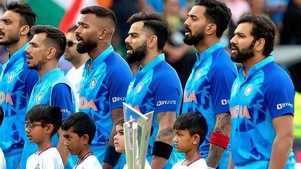 શાંત અને સંયમિત થઇને કર્યું પ્રદર્શન