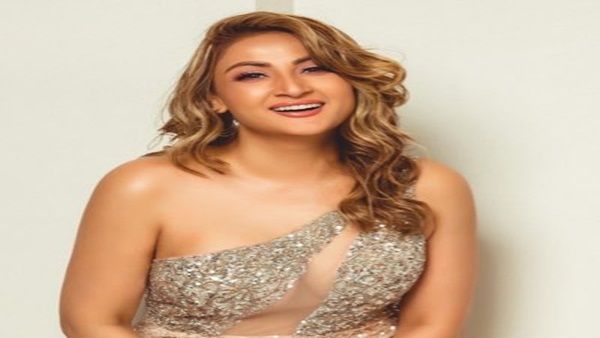 ટીવી પર સંસ્કારી પાત્ર ભજવ્યું ટીવી પર સંસ્કારી પાત્ર ભજવ્યું