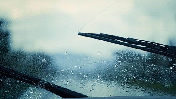 કારની વિલ્ડશિલ્ડમાં જામી રહી છે ધુમ્મસ, આ ટીપ્સથી દુર કરી શકો છો આ સમસ્યા