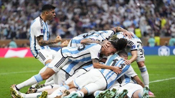 બંને ટીમોમાં આ હતા ખેલાડીઓ બંને ટીમોમાં આ હતા ખેલાડીઓ