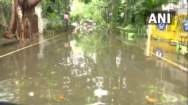 ઉત્તર-પશ્ચિમ દિશા તરફ વધી રહ્યુ છે આગળ