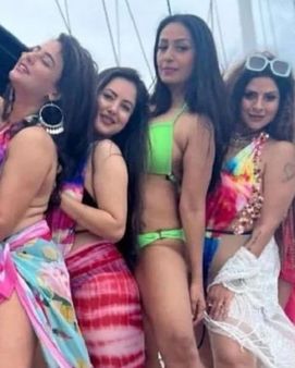 કાશ્મીરા ટોન્ડ લેગ્સને ફ્લોન્ટ કરતી જોવા મળી