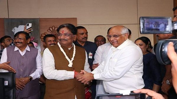 સસંદિય બાબતોના મંત્રી ઋષિકેશ પટેલે ગુજરાત વિદ્યાપીઠના સફાઇ અભિયાનની સરહાના કરી