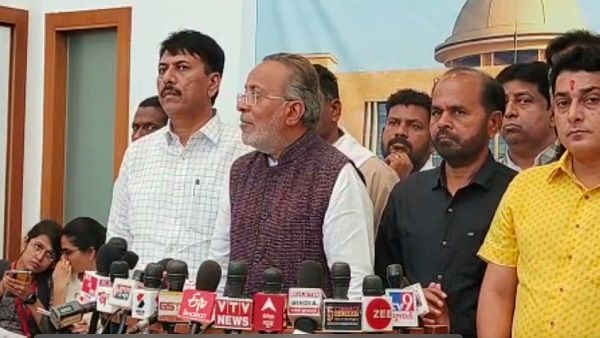 રાજ્યપાલના સંબોધનના આભાર પ્રસ્તાવમાં સમય વધારવાની માંગ સાથે વોકઆઉટ કર્યો