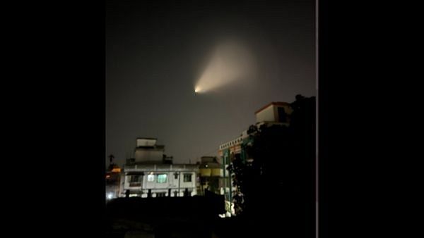 ટોર્ચ જેવી લાઇટ જોઇ લોકો આશ્ચર્યચકીત થયા