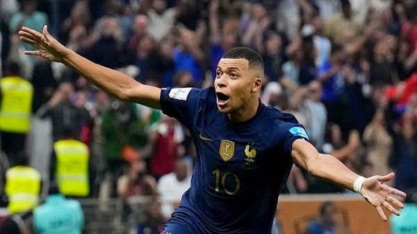 એમબાપ્પેની જર્સી નંબર પણ 10 છે