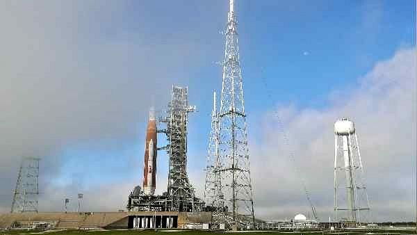 ચંદ્ર પર વિજળી પહોંચાડવાની તૈયારીઓ કરી રહ્યાં છે વૈજ્ઞાનિક, રાતો રાત કેવી રીતે ભાગશે અંધારૂ?