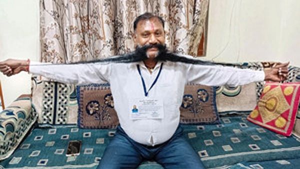 Gujarat Assembly election: અપક્ષના ઉમેદવારને છે મુછોનો શોખ, અહીંથી લડી રહ્યાં છે ચૂંટણી