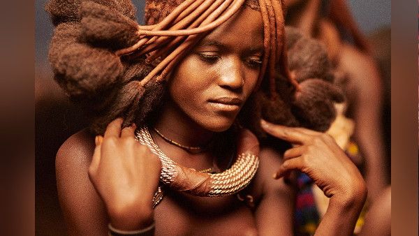 આ જનજાતિની મહિલાઓ ક્યારેય સ્નાન કરતી નથી